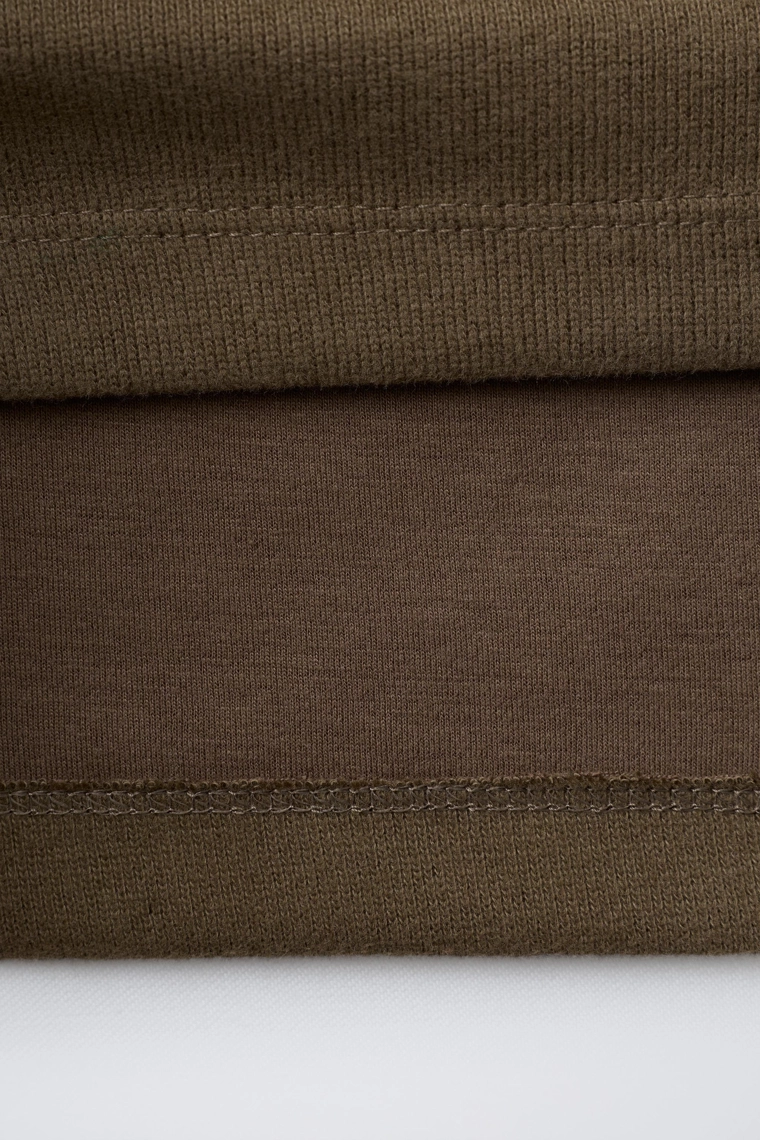 ОДНОТОННЫЙ КОМПЛЕКТ ИЗ ТОЛСТОВКИ И БРЮК-ДЖОГГЕРОВ