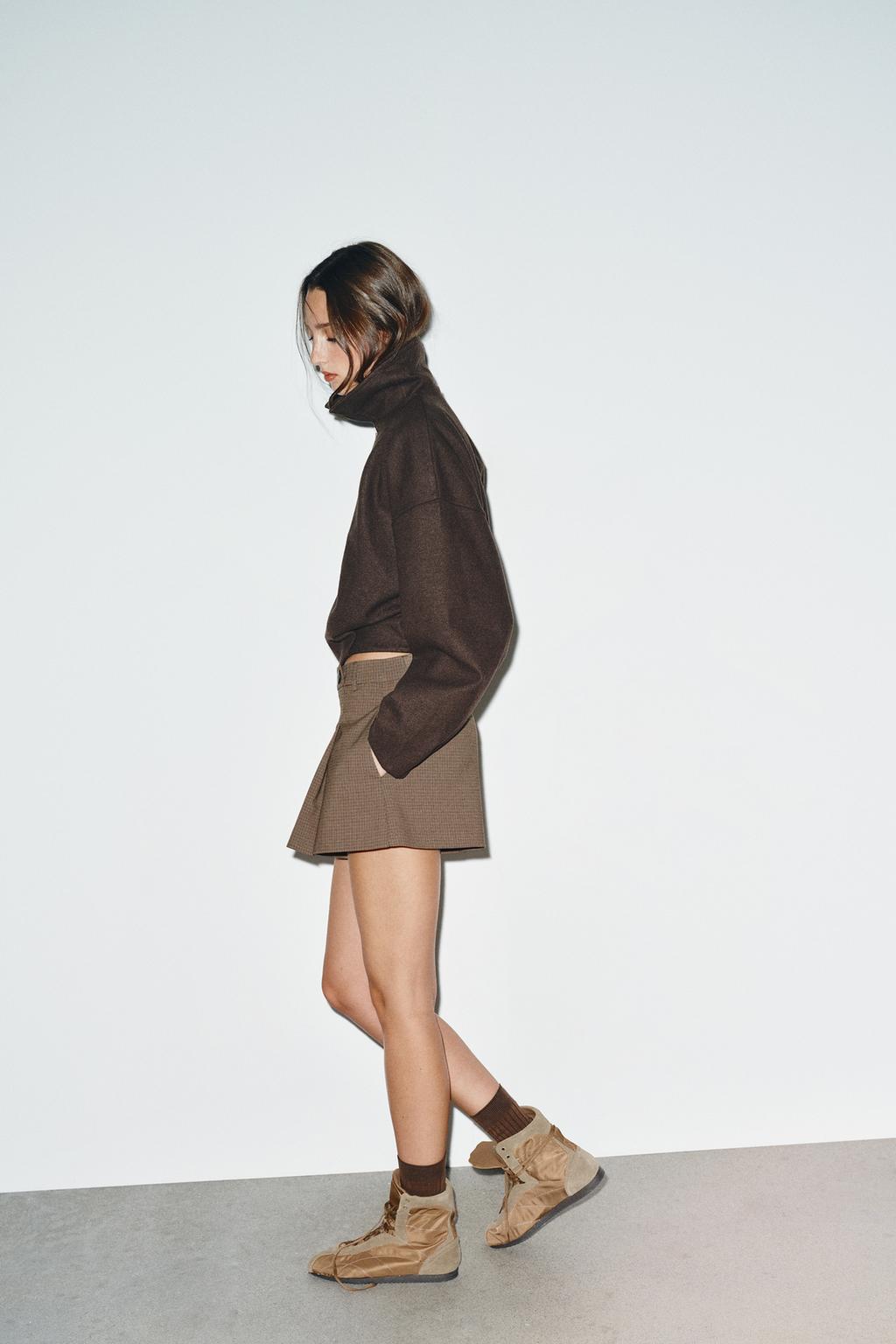 ШОРТЫ СО СКЛАДКАМИ И ПУГОВИЦАМИ