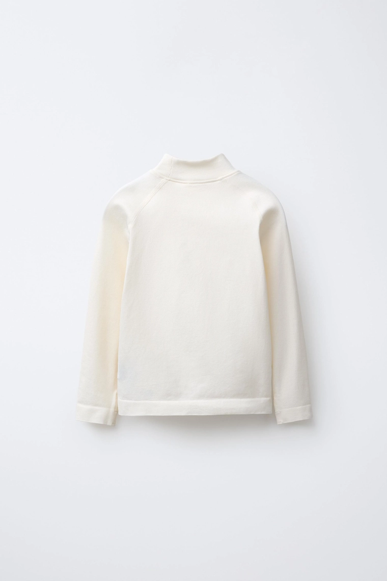 Рифленая футболка с объемным лозунгом