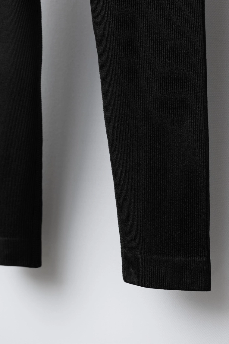 Рифленые леггинсы с пробивным лозунгом