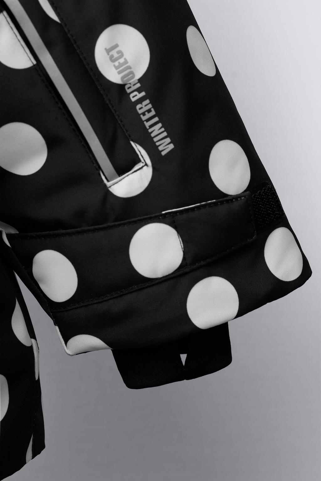 ВОДО- И ВЕТРОНЕПРОНИЦАЕМАЯ ЛЫЖНАЯ КУРТКА В ГОРОШЕК