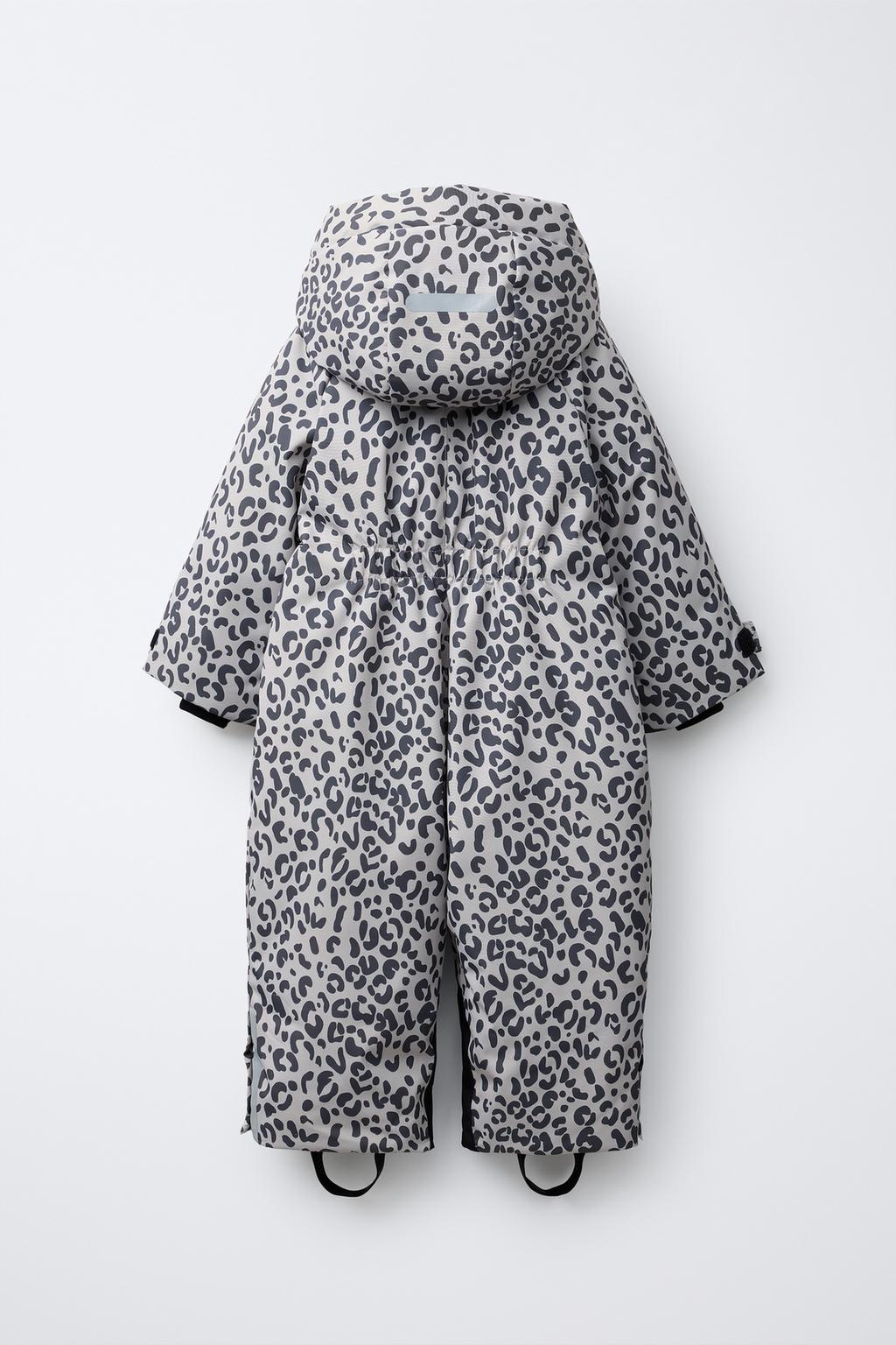 НЕПРОМОКАЕМЫЙ ВЕТРОЗАЩИТНЫЙ КОМБИНЕЗОН С АНИМАЛИСТИЧЕСКИМ ПРИНТОМ