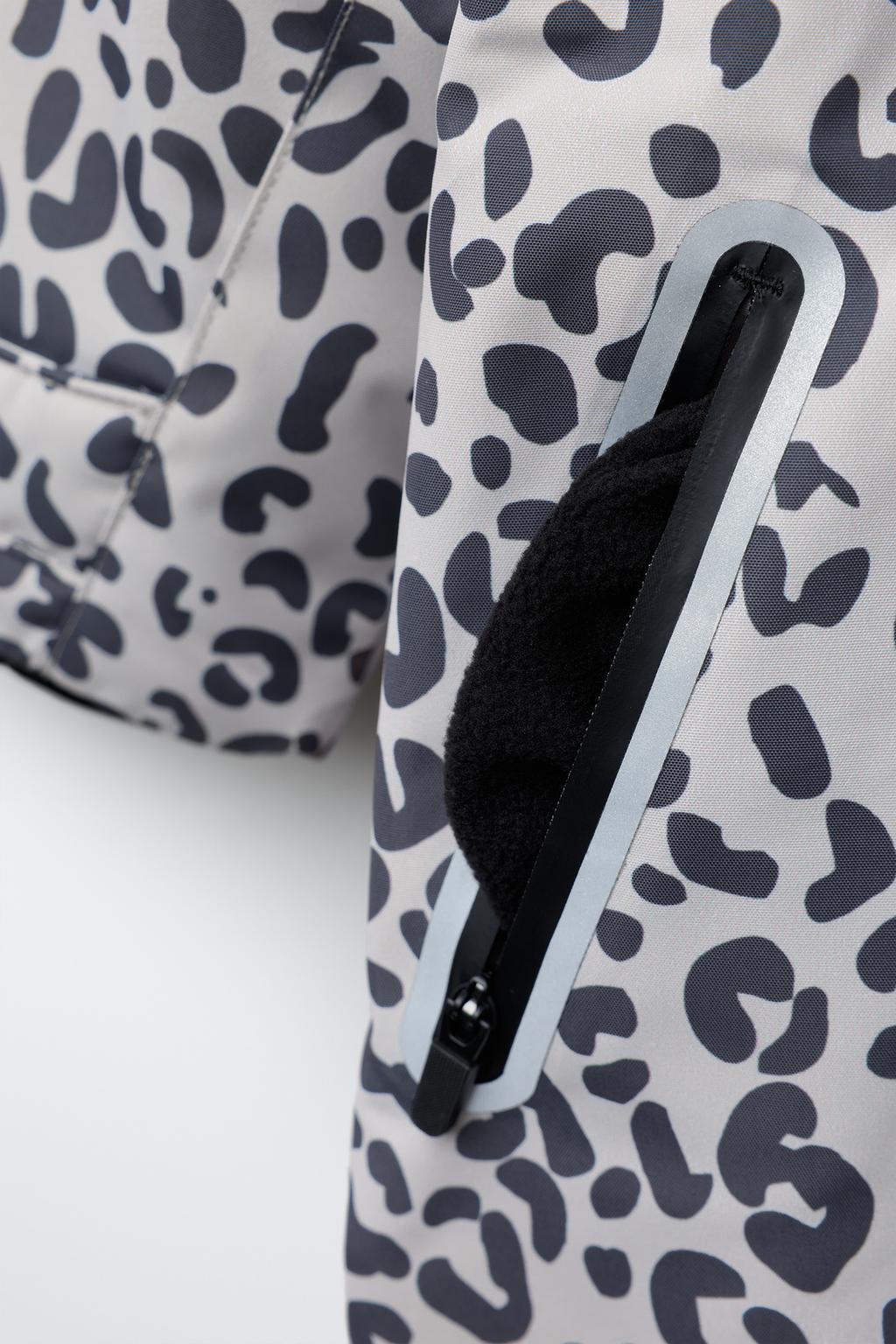 НЕПРОМОКАЕМЫЙ ВЕТРОЗАЩИТНЫЙ КОМБИНЕЗОН С АНИМАЛИСТИЧЕСКИМ ПРИНТОМ