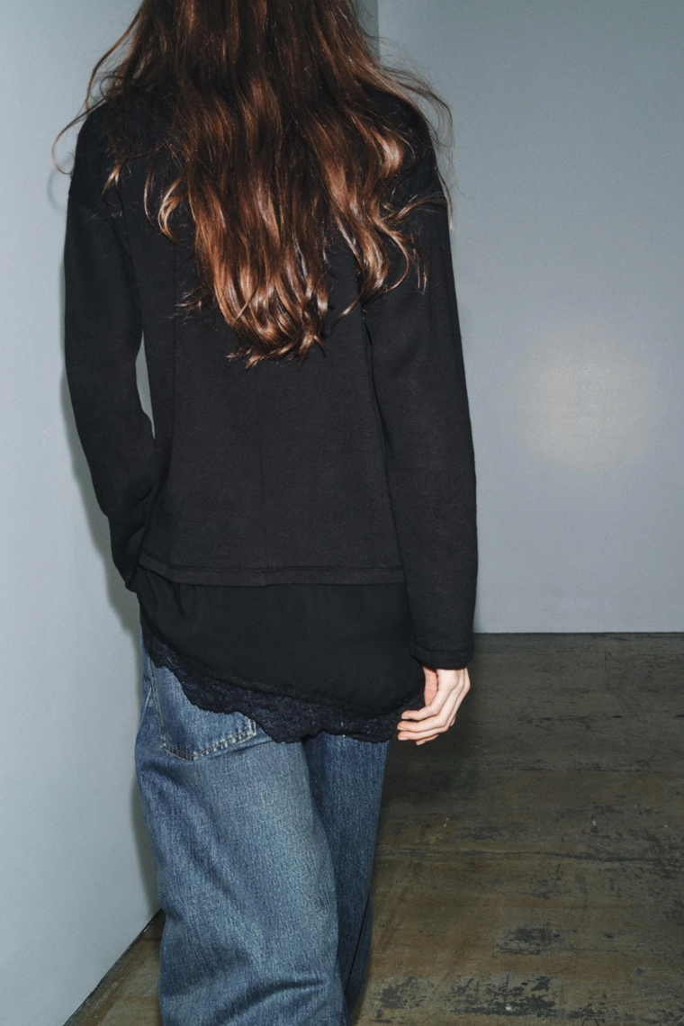 Футболка с контрастным кружевом