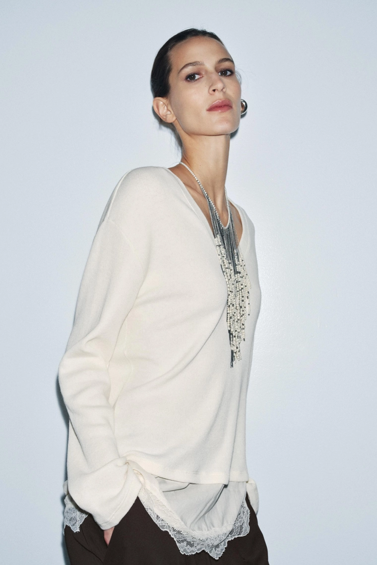 Футболка с контрастным кружевом