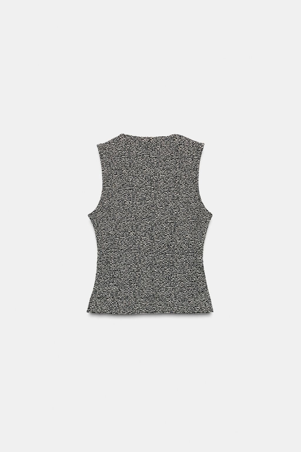 ЖИЛЕТ ИЗ РЕЛЬЕФНОЙ ТКАНИ С ПУГОВИЦАМИ