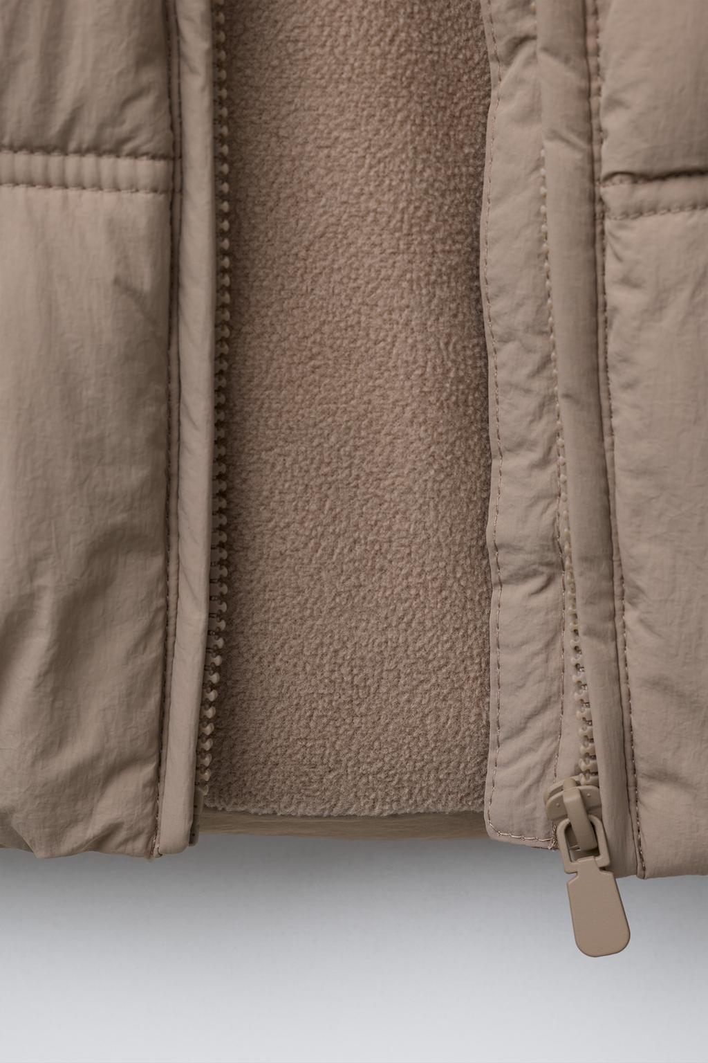 СТЕГАНОЕ ПАЛЬТО С КАПЮШОНОМ WATER REPELLENT