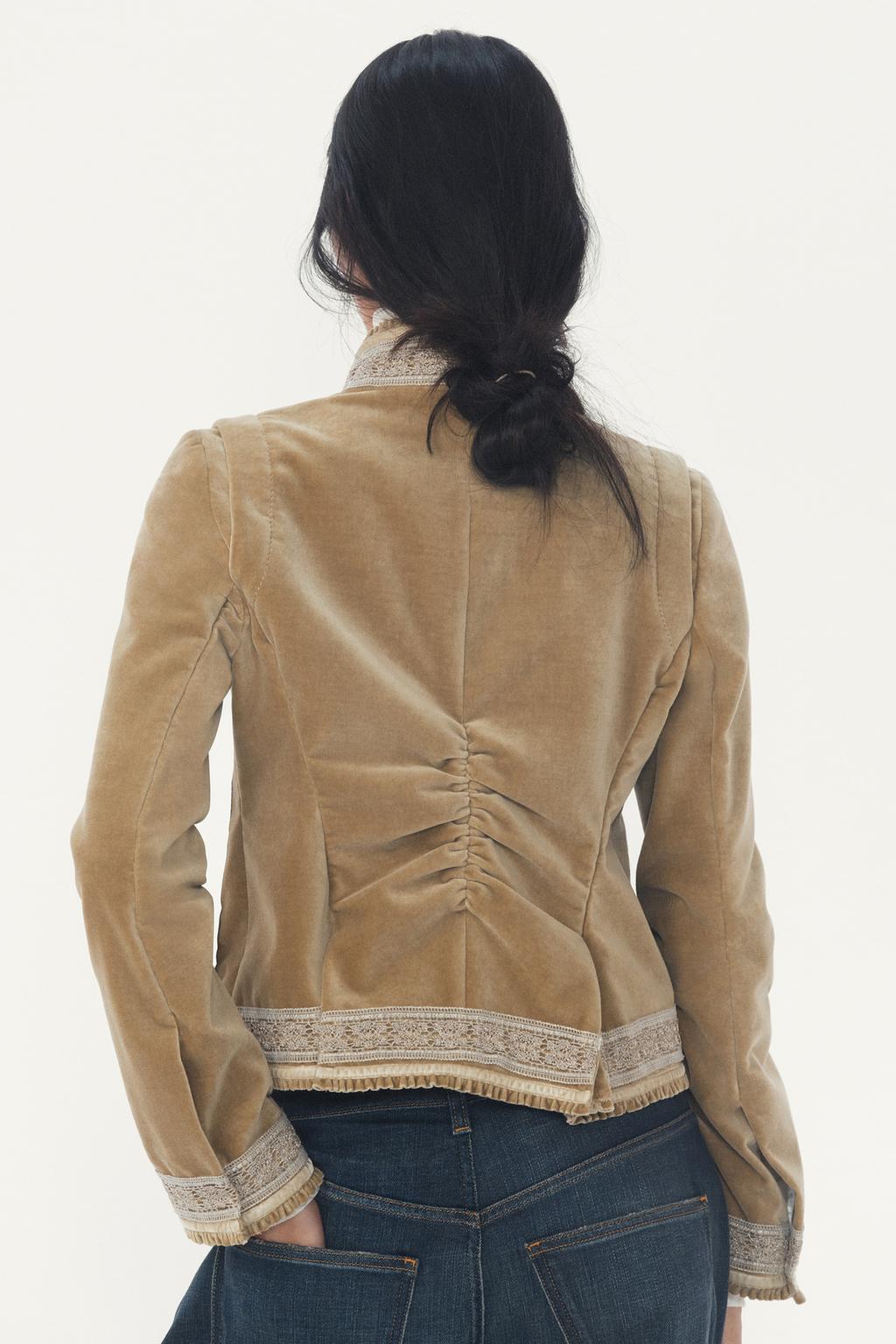 БАРХАТНАЯ КУРТКА — THE ITEM ZARA WOMAN