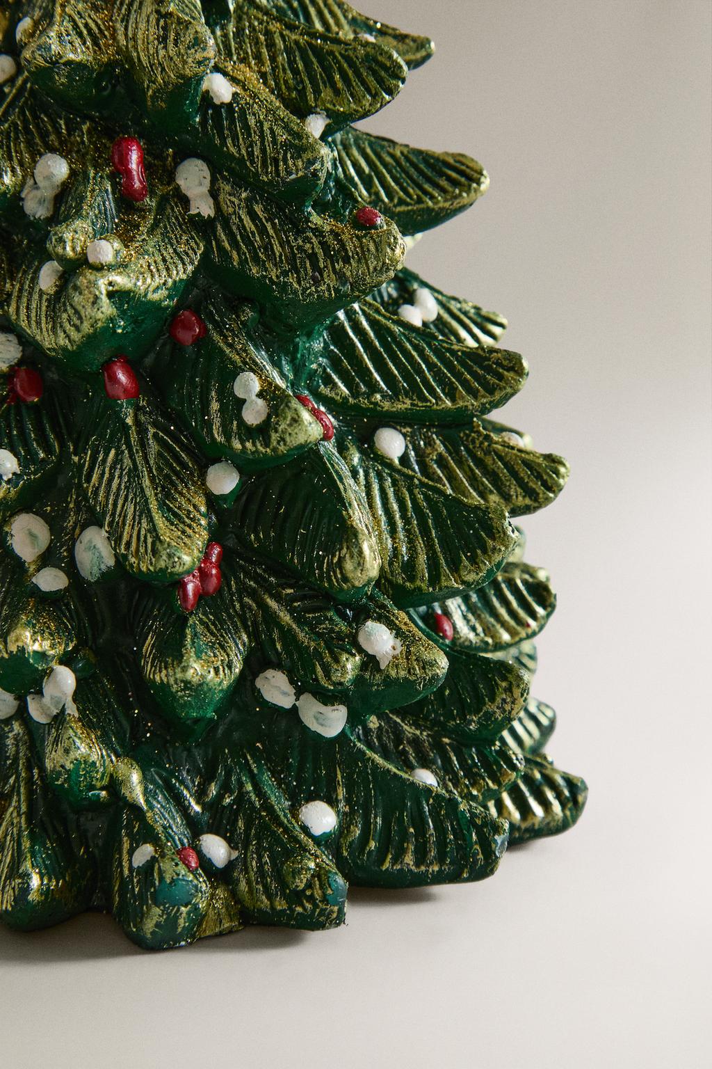 Декоративная свеча в форме рождественской елки