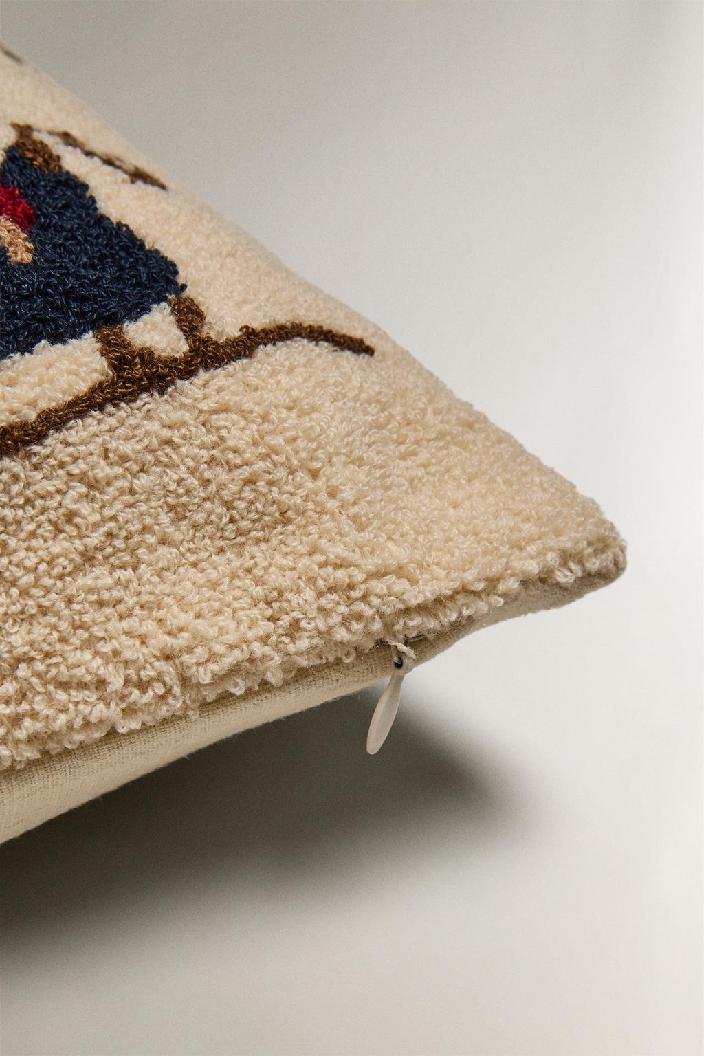 Наволочка подушки рождественский заснеженный дом