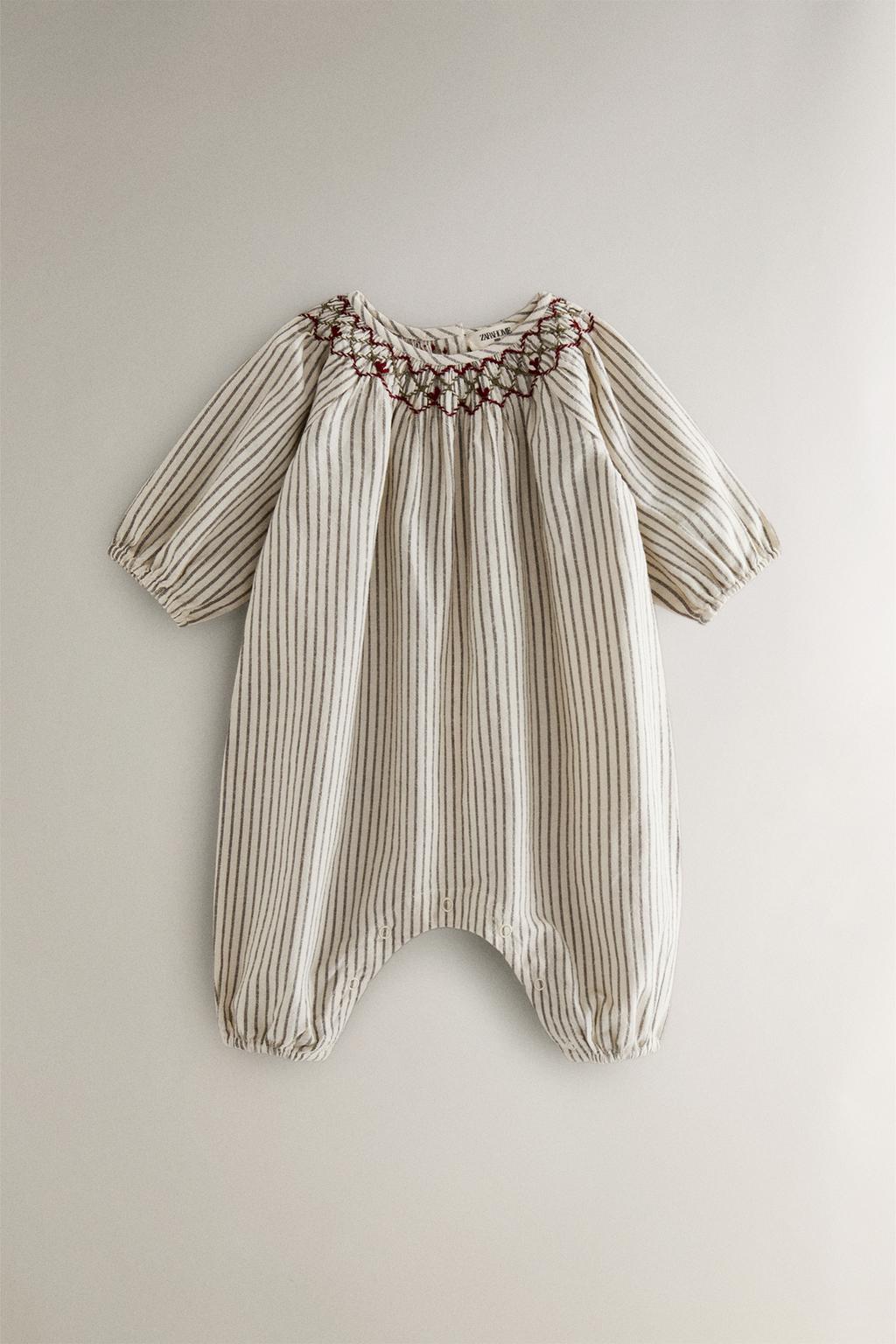 Ползунки для младенцев с рождественскими полосками и складками