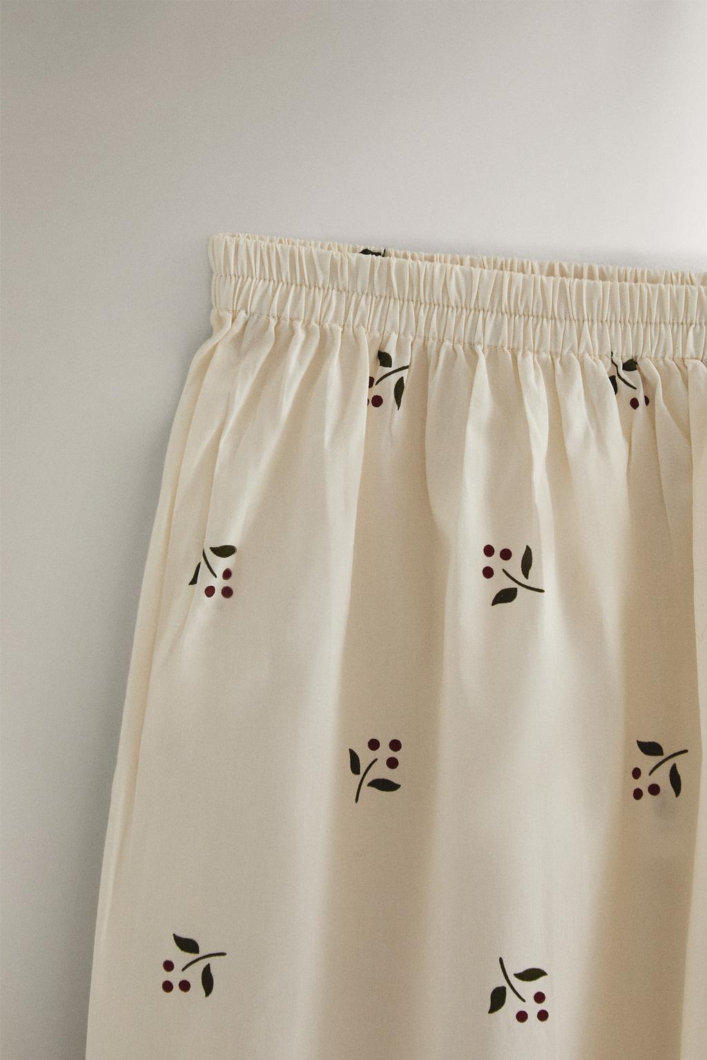 Штаны с рождественским принтом листьев