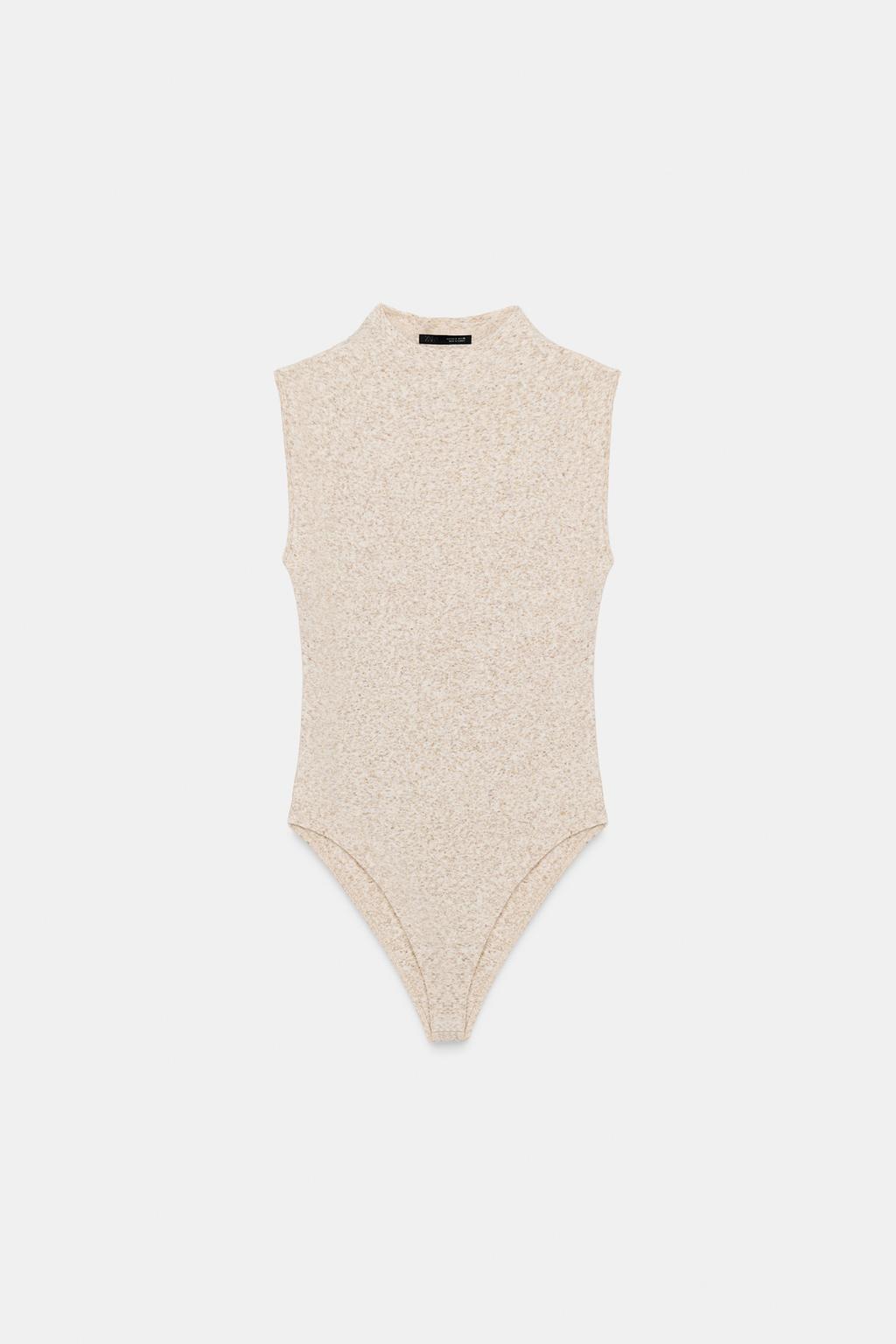 МЯГКОЕ БОДИ С ВОРОТНИКОМ-СТОЙКОЙ