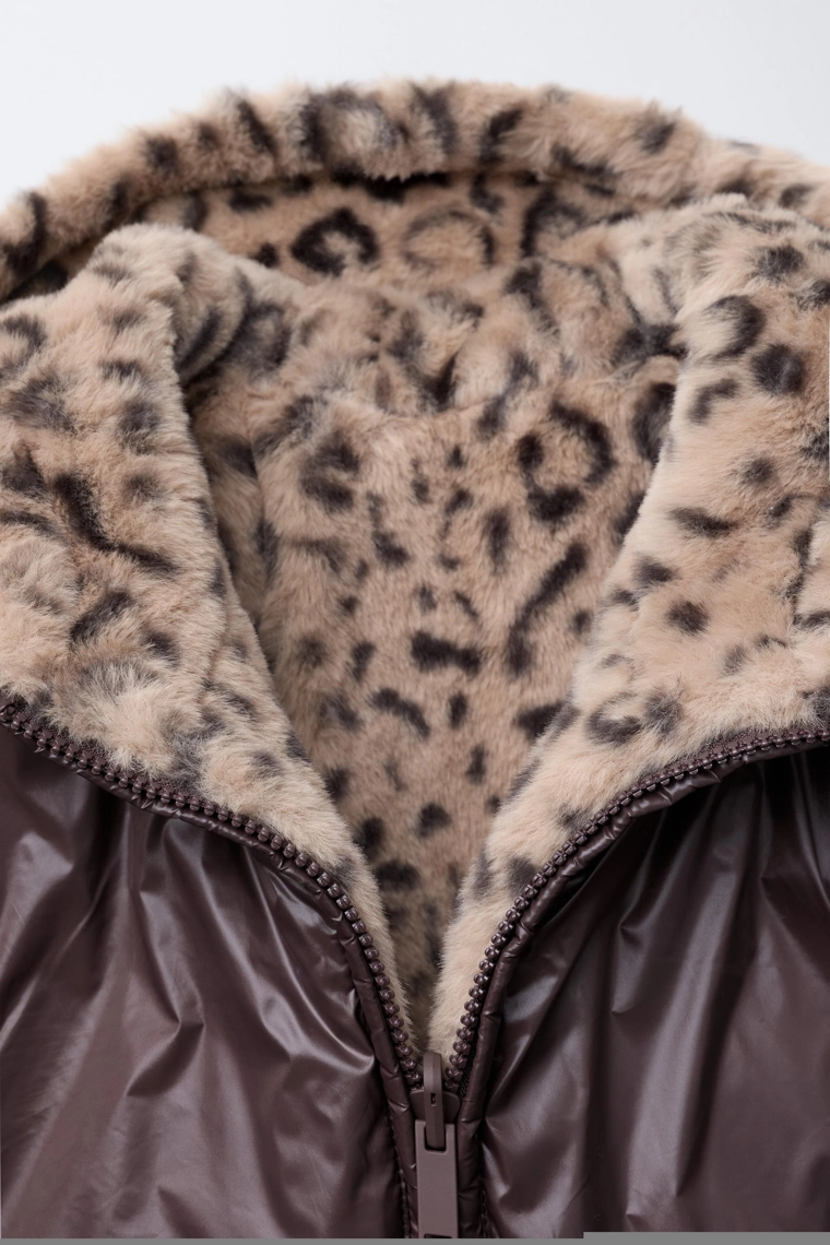 Обратимая куртка из искусственного меха с животным принтом