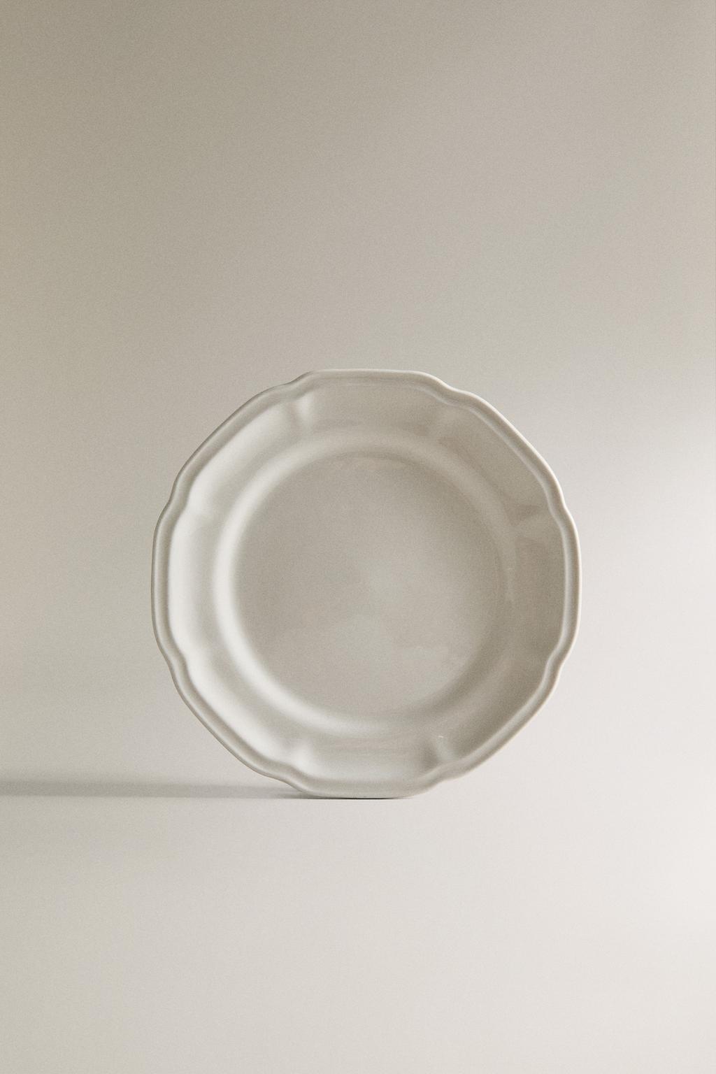 Фарфоровый десертный тарелка