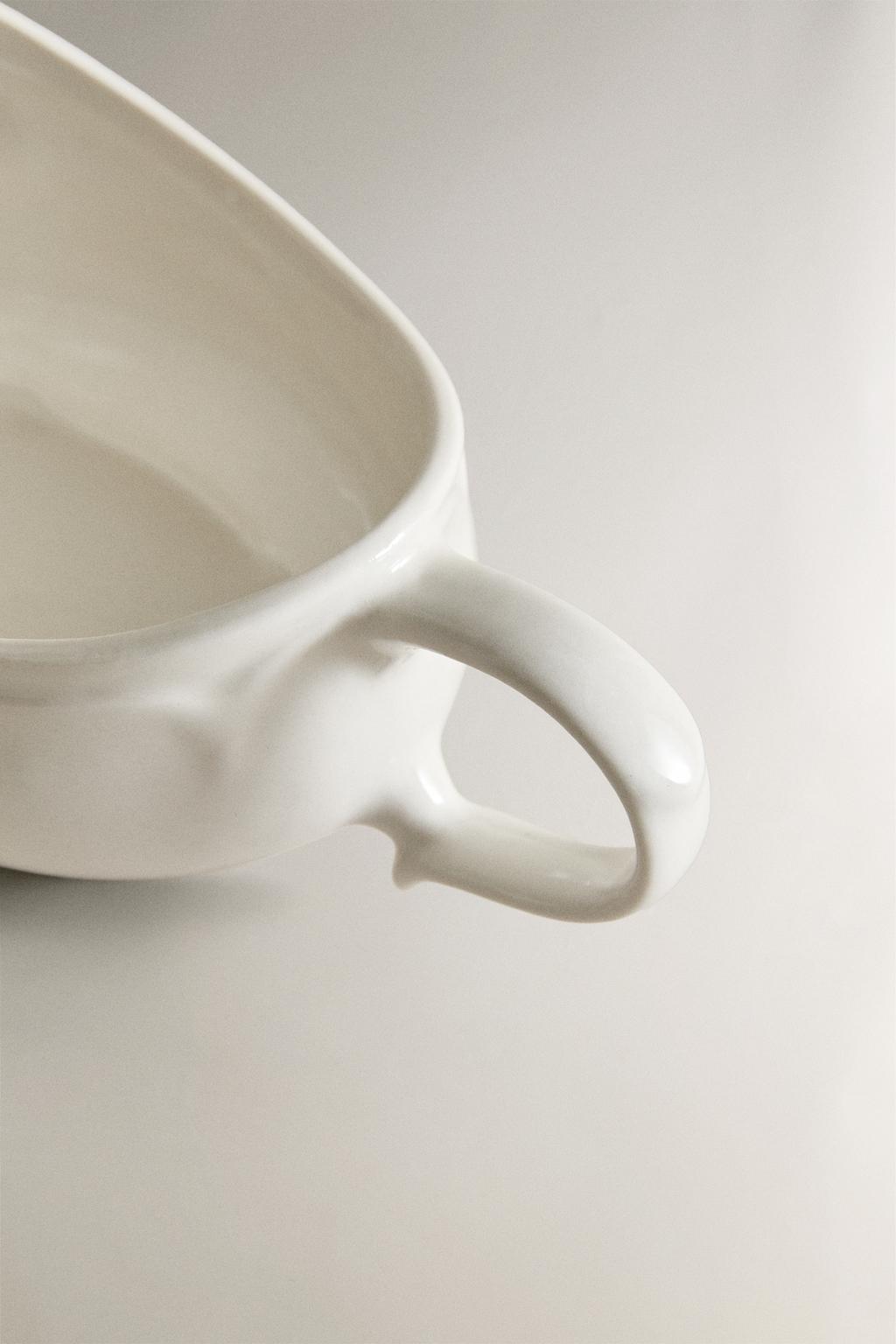 Cоусник из фарфора с объемным дизайном