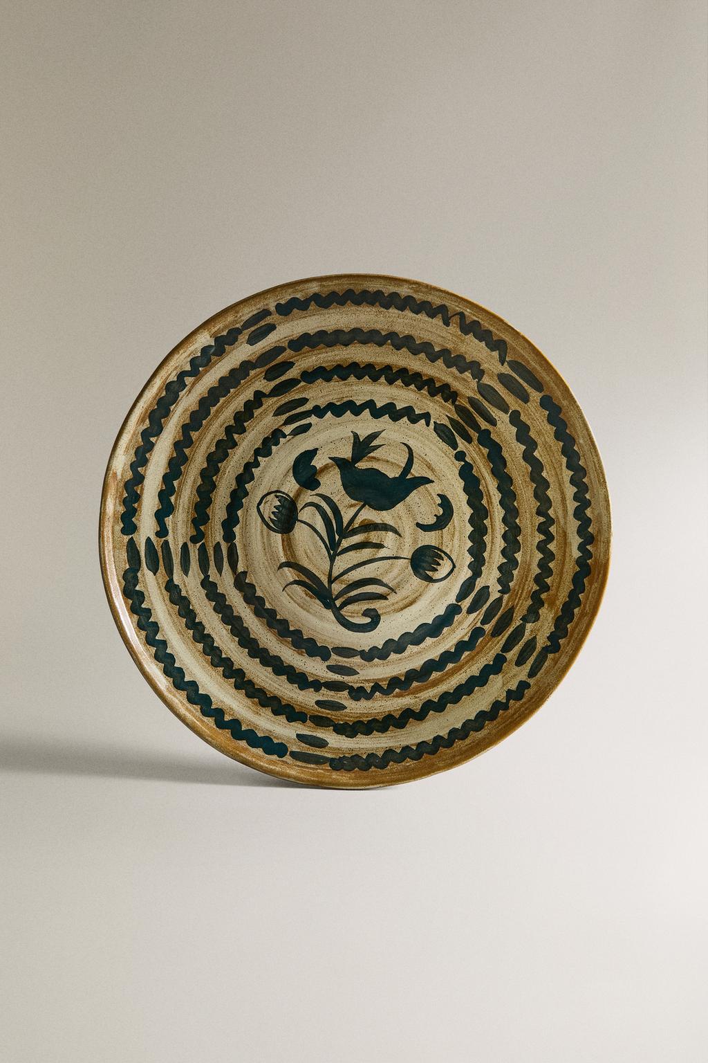 Круглая керамическая поднос для сервировки с цветочным узором