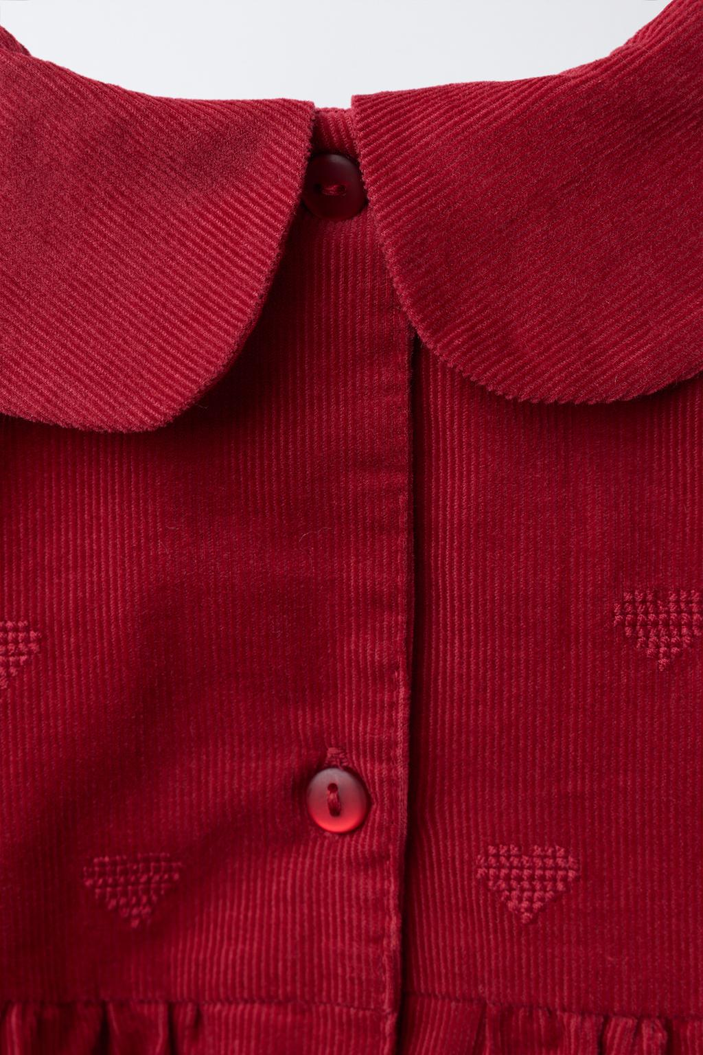 ПЛАТЬЕ И ТРУСИКИ ИЗ ВЕЛЬВЕТА С ВЫШИТЫМИ СЕРДЕЧКАМИ