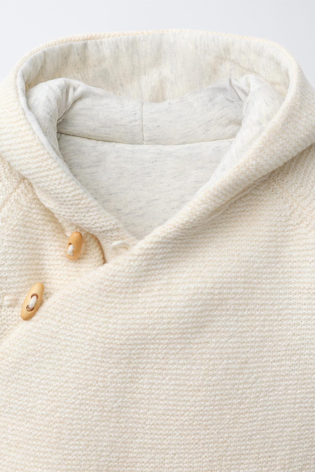 ПАЛЬТО С КАПЮШОНОМ И ЗАСТЕЖКАМИ-ТОГГЛ