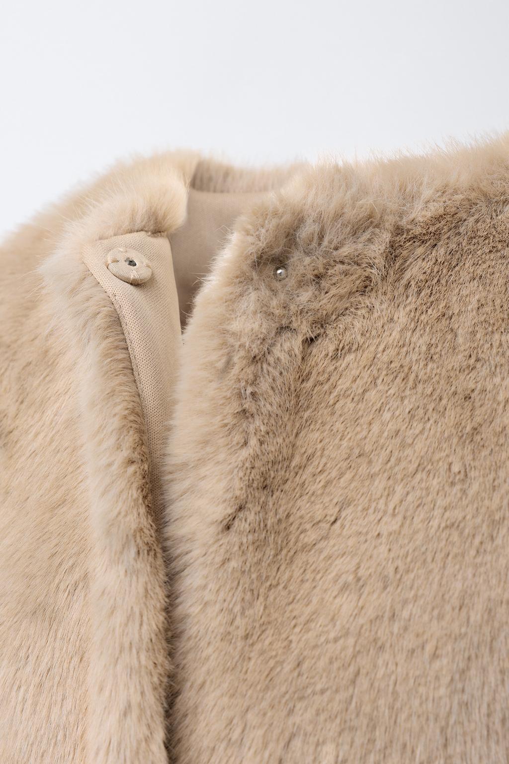 ЖИЛЕТ ИЗ ИСКУССТВЕННОГО МЕХА