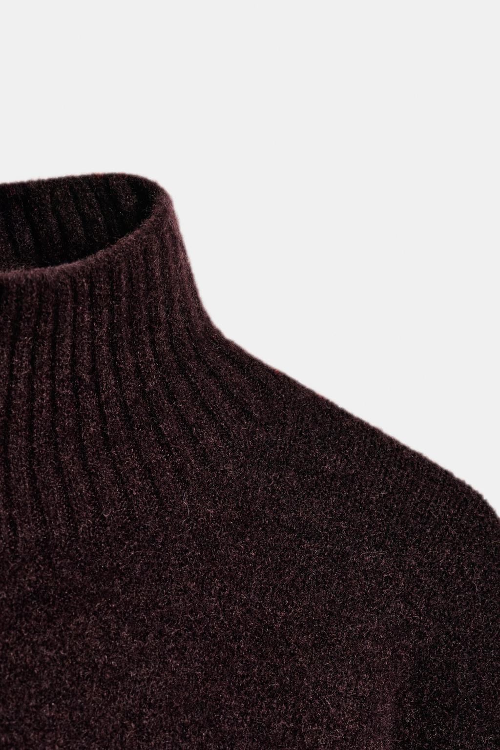 КОРОТКОЕ МЯГКОЕ ТРИКОТАЖНОЕ ПЛАТЬЕ