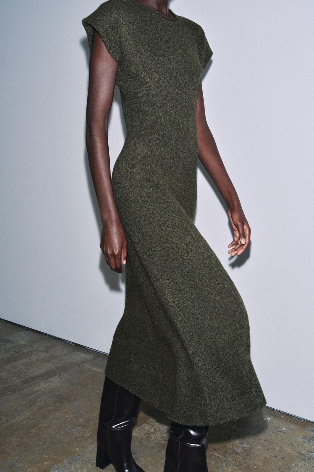 ДЛИННОЕ ТРИКОТАЖНОЕ ПЛАТЬЕ