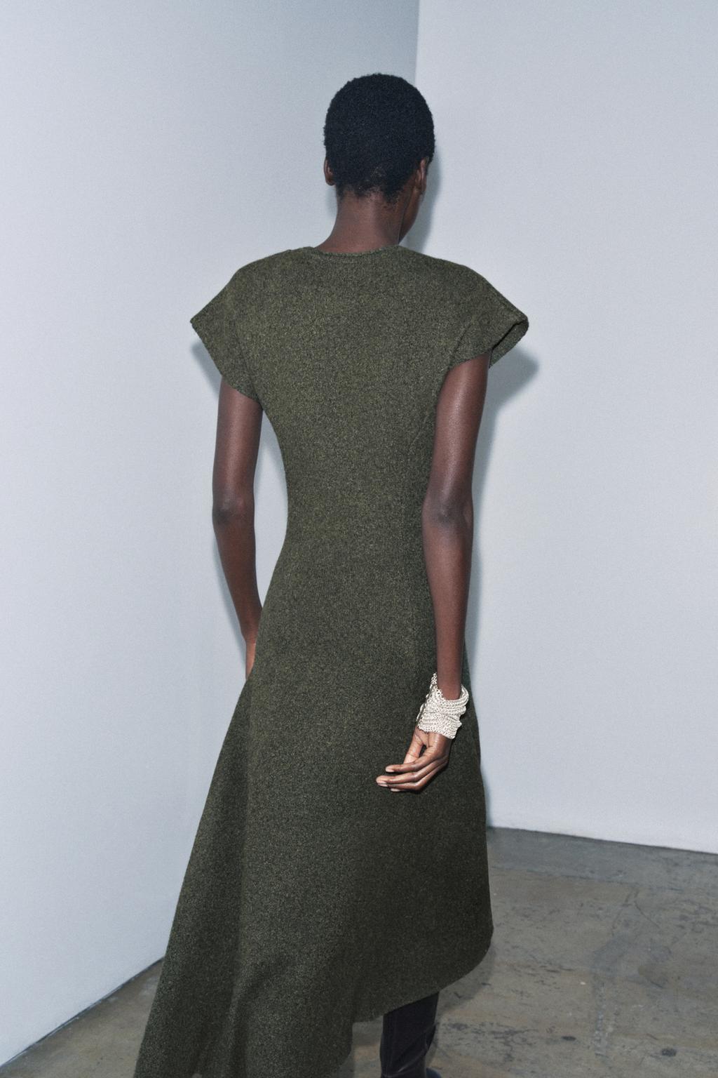 ДЛИННОЕ ТРИКОТАЖНОЕ ПЛАТЬЕ