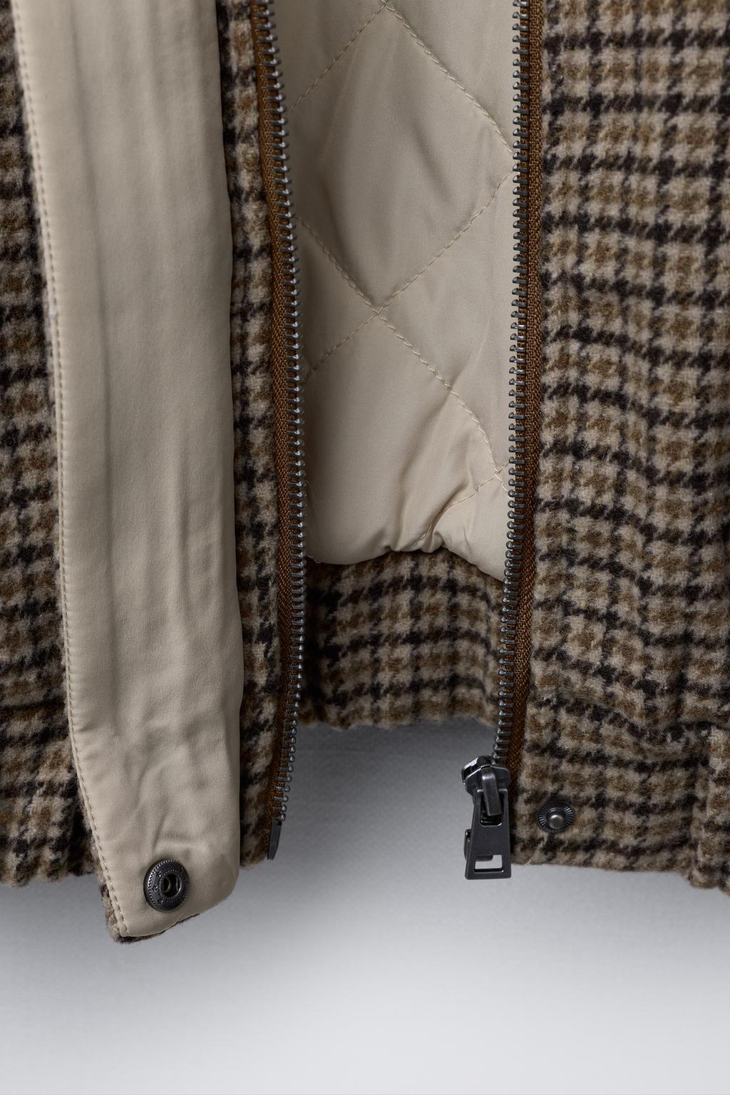 БОМБЕР В КЛЕТКУ С ВОРОТНИКОМ ИЗ ИСКУССТВЕННОГО МЕХА