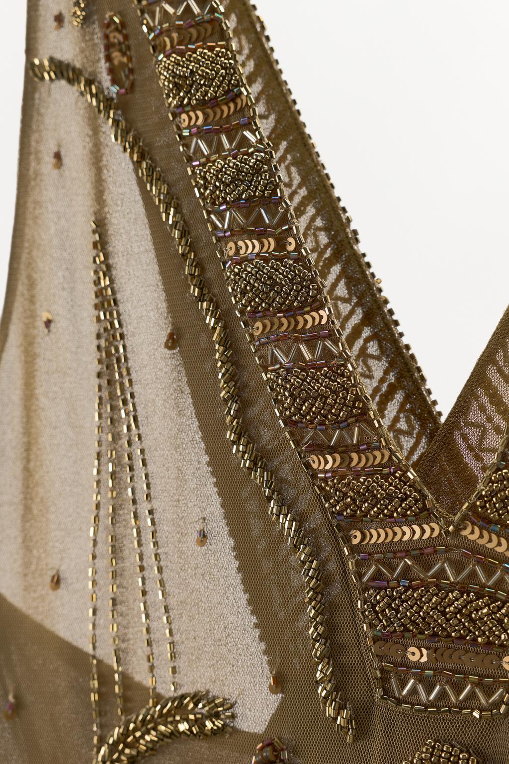 ПЛАТЬЕ ИЗ ПОЛУПРОЗРАЧНОЙ ТКАНИ С ВЫШИВКОЙ И БУСИНАМИ