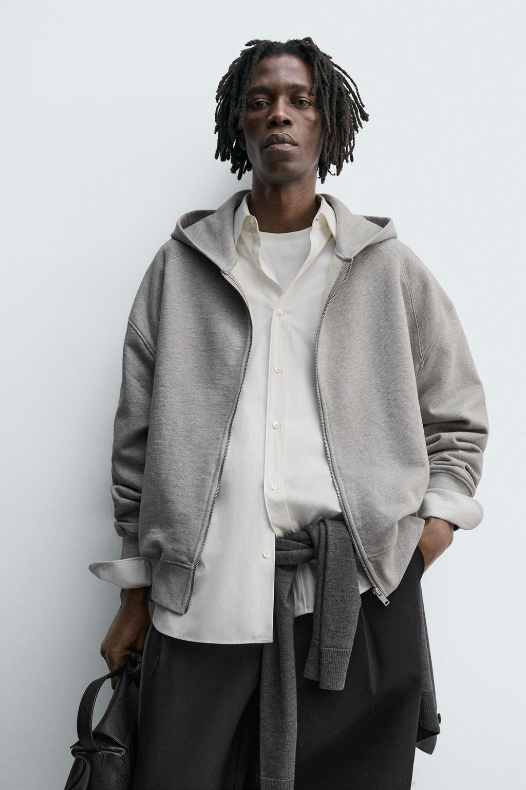 ТОЛСТОВКА НА МОЛНИИ С КАПЮШОНОМ И ЭТИКЕТКОЙ