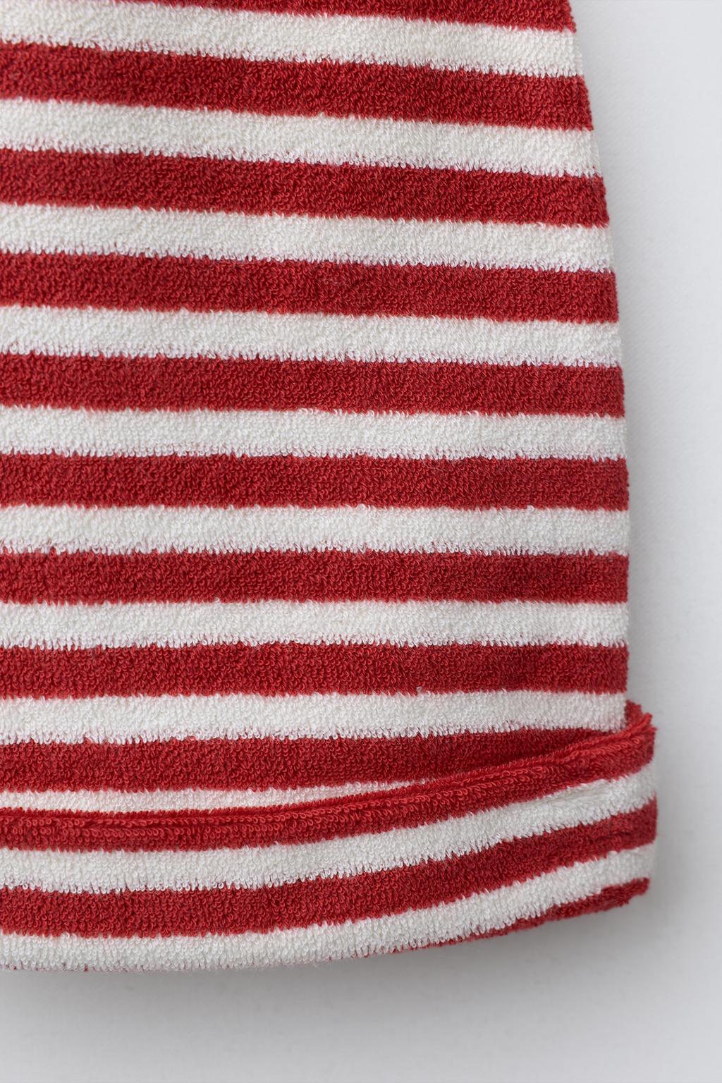 КОМБИНЕЗОН И ШАПОЧКА С ПОМПОНОМ И ПОЛОСКАМИ