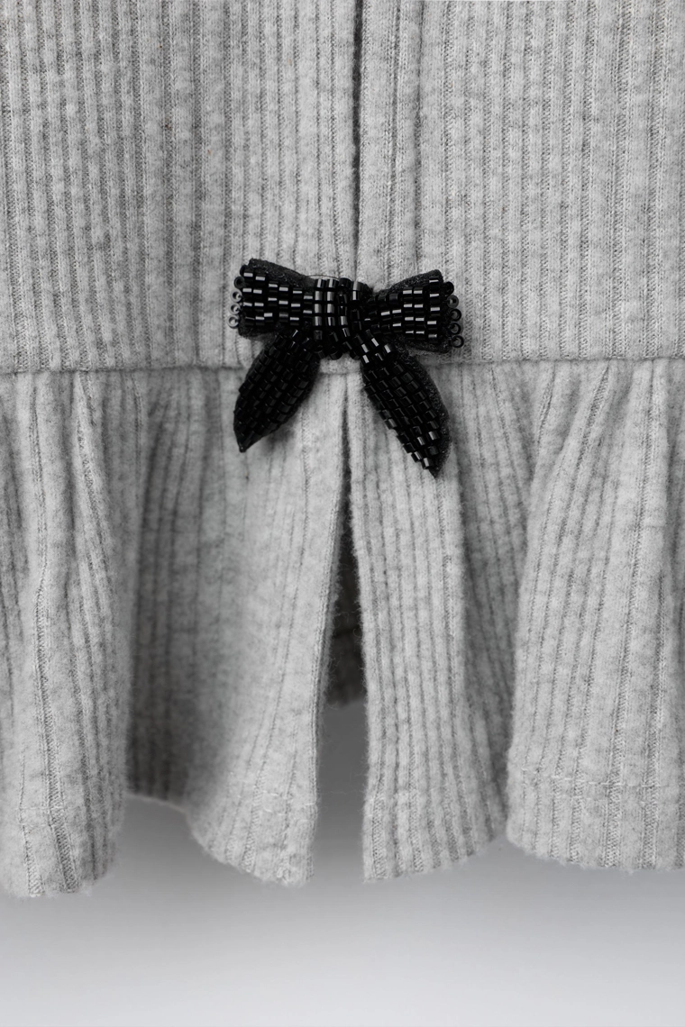 Футболка из мягкого ребристого материала с бантами