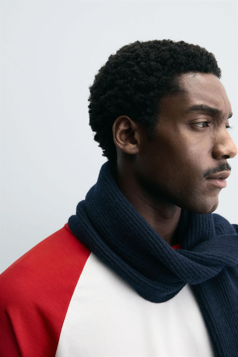 Футболка с регланами в цветовой гамме