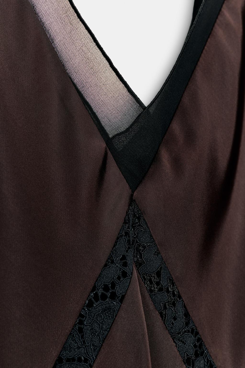 АТЛАСНОЕ ПЛАТЬЕ МИДИ АСИММЕТРИЧНОГО КРОЯ