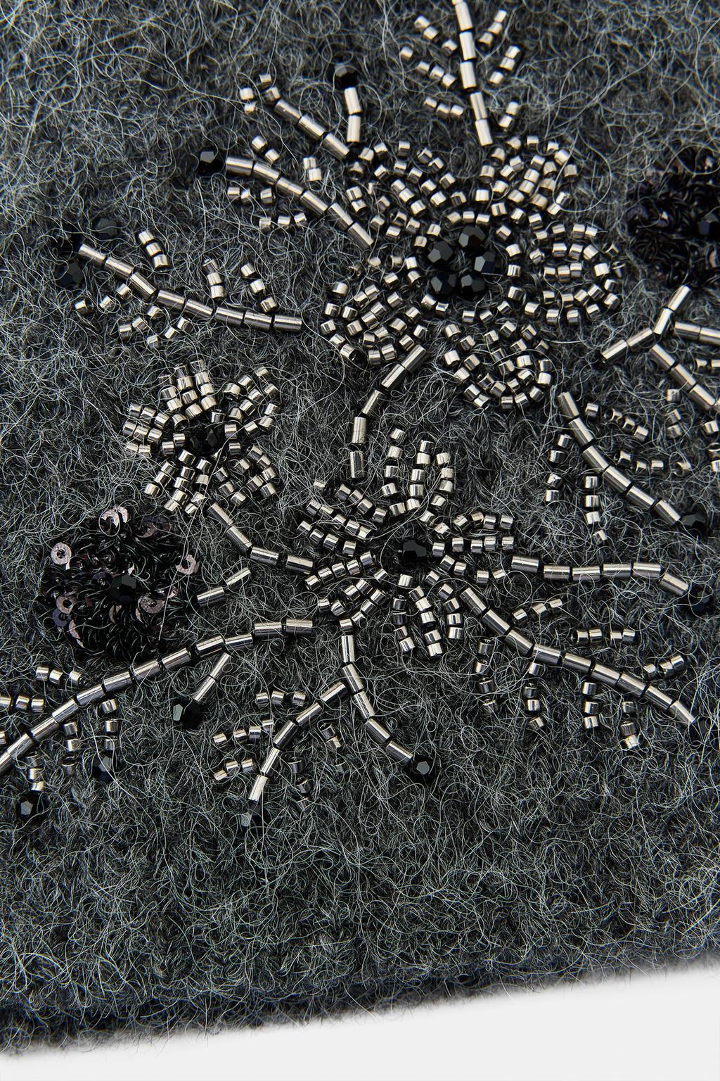 ШАПКА БИНИ С ВЫШИВКОЙ И БУСИНАМИ