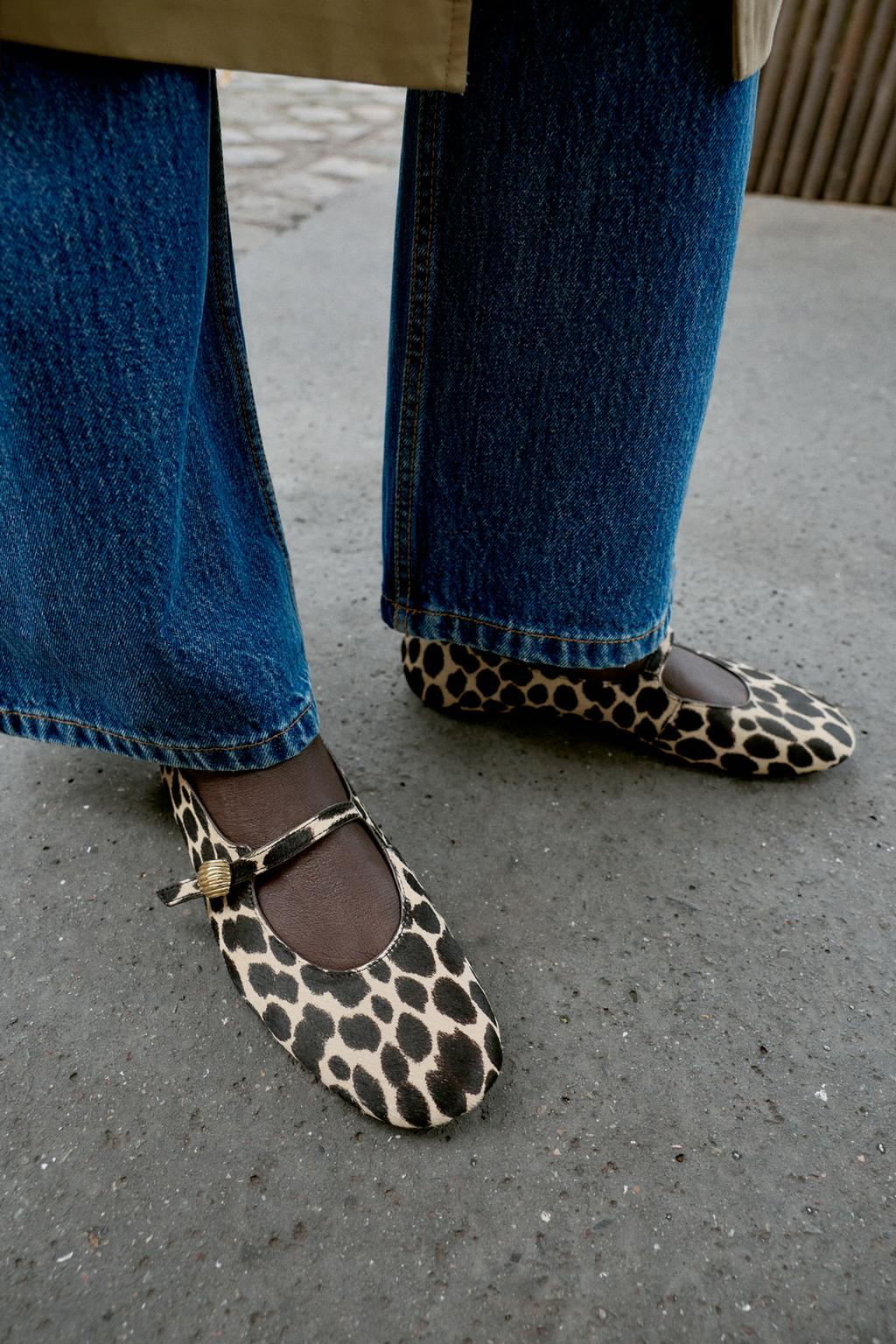 Туфли балетки из кожи с принтом