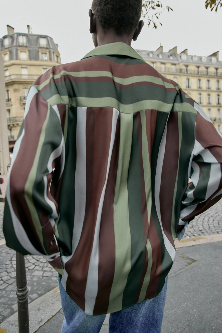 Рубашка из полосатого атласа