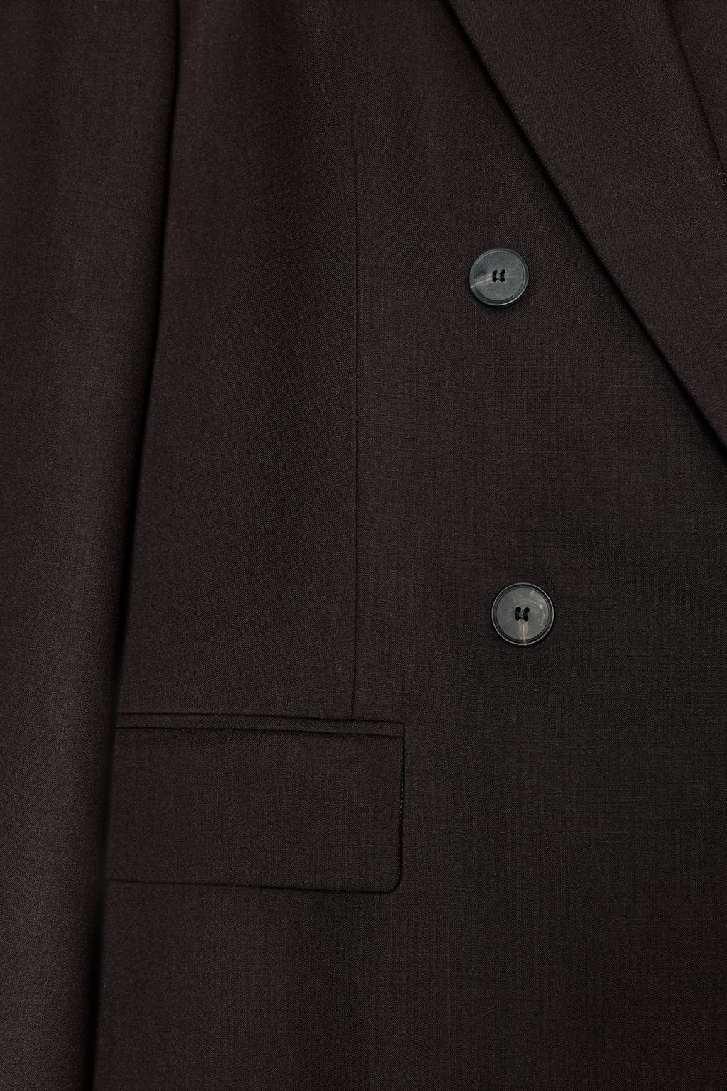 ДВУБОРТНЫЙ БЛЕЙЗЕР С ПОДПЛЕЧНИКАМИ