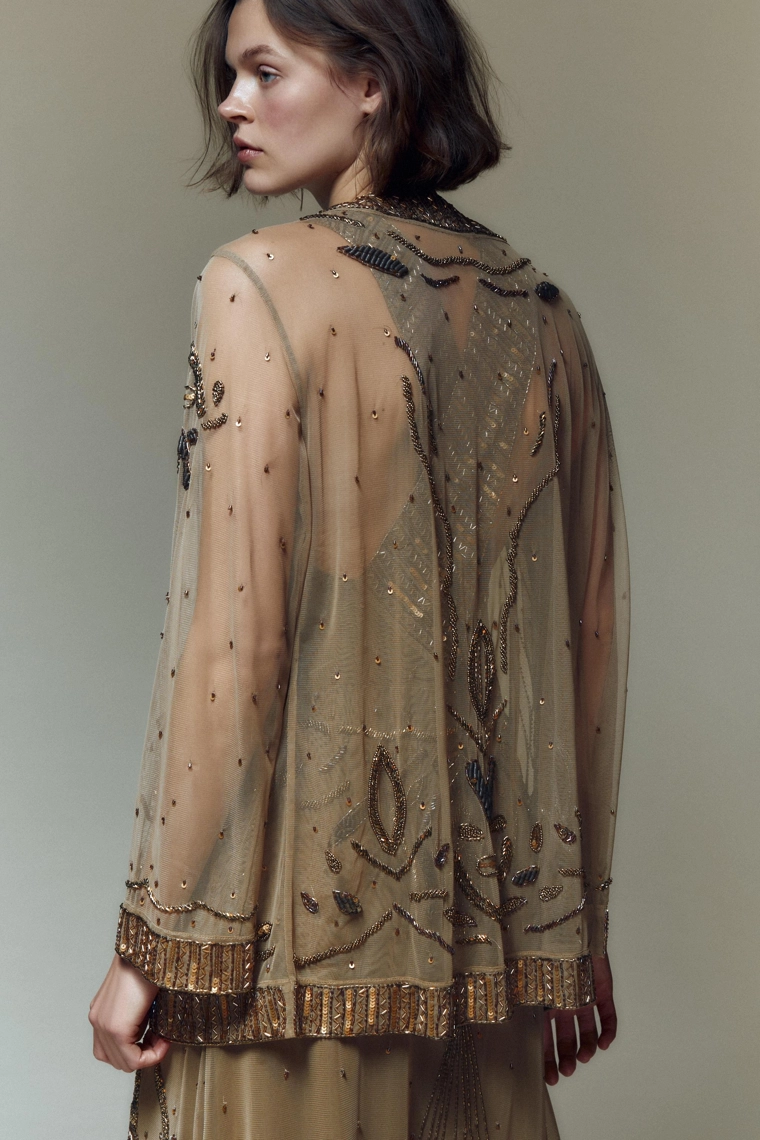 Блузка с бисером и пайетками