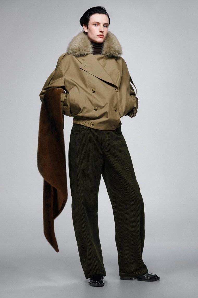 Стеганое тренч с отложным воротником из искусственного меха zw collection