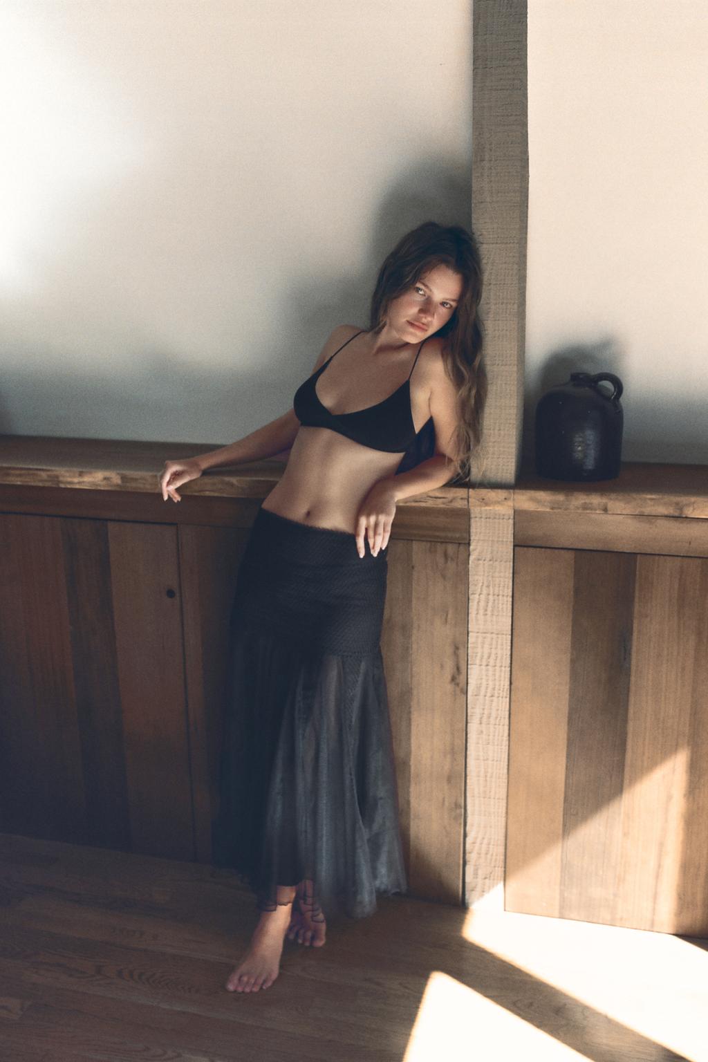 КОМБИНИРОВАННАЯ ЮБКА ИЗ КРУЖЕВА И ТЮЛЯ