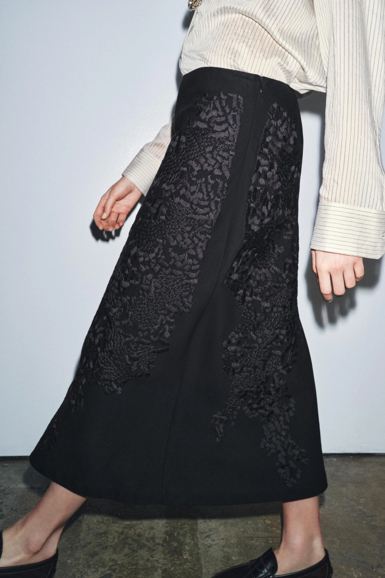 Вышитая длинная юбка из коллекции zw