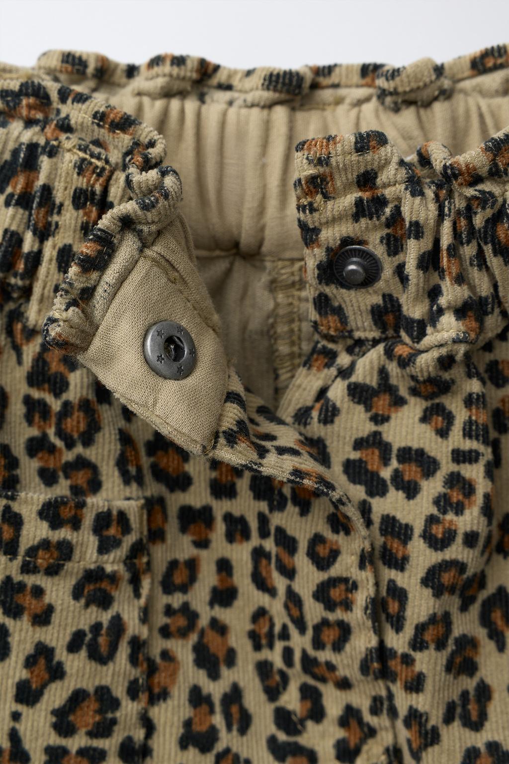 ЮБКА ИЗ МИКРОВЕЛЬВЕТА С АНИМАЛИСТИЧЕСКИМ ПРИНТОМ