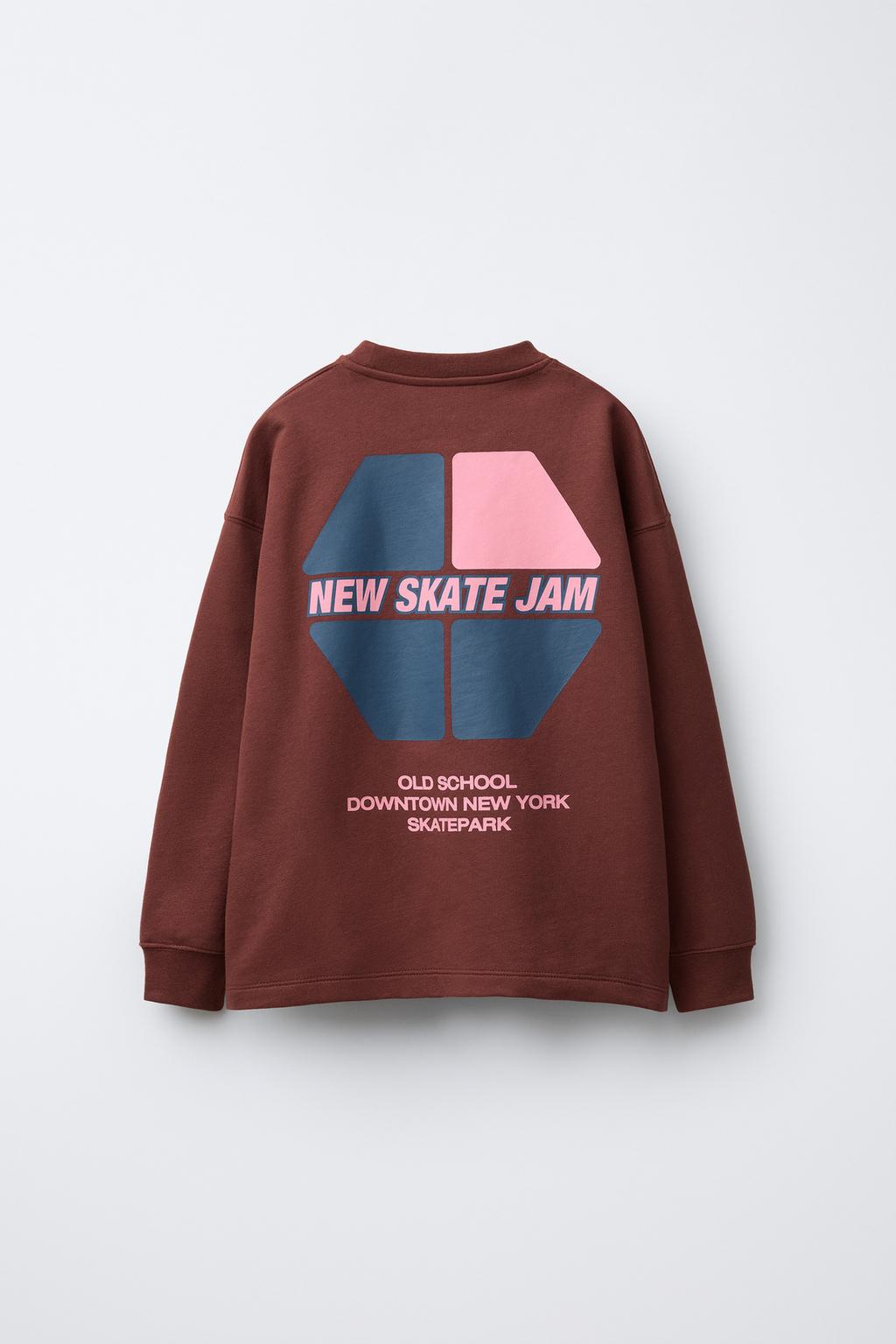 ФУТБОЛКА С РЕЛЬЕФНЫМ ТЕКСТОМ