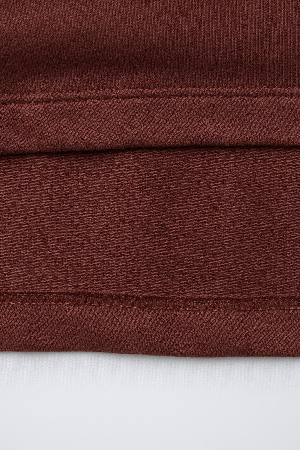 ФУТБОЛКА С РЕЛЬЕФНЫМ ТЕКСТОМ