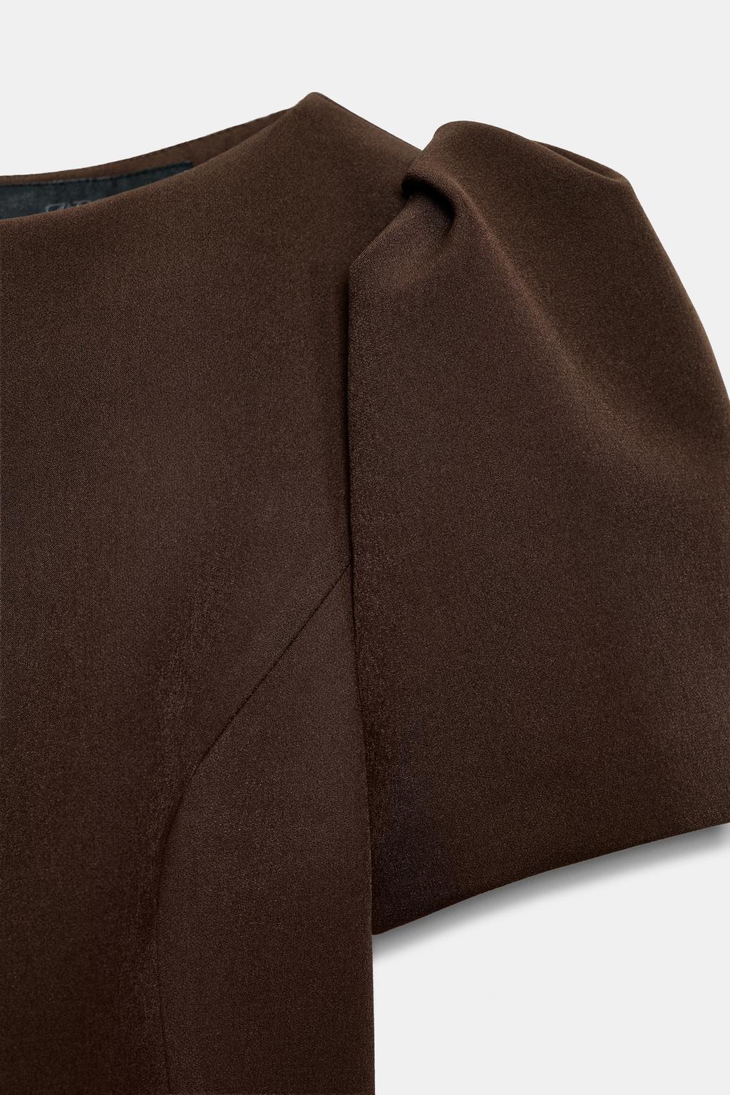 КОРОТКОЕ ПЛАТЬЕ СО СКЛАДКАМИ И КАРМАНАМИ