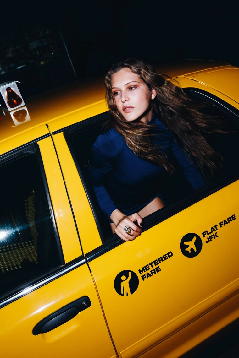 Платье короткое с поясом