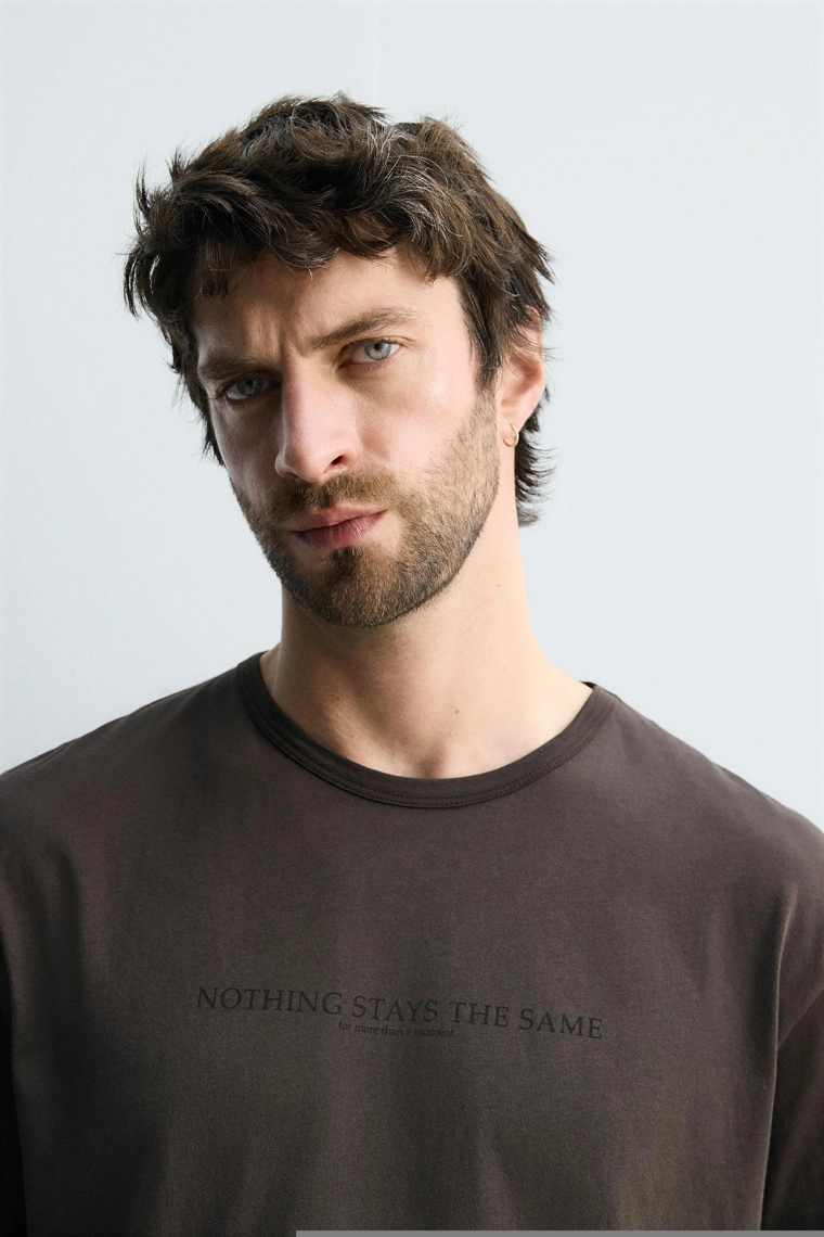 Футболка с принтом слогана