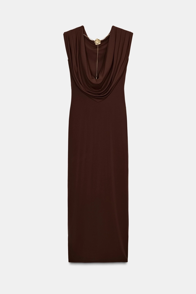 Платье с открытой спиной и деталями из цепочки