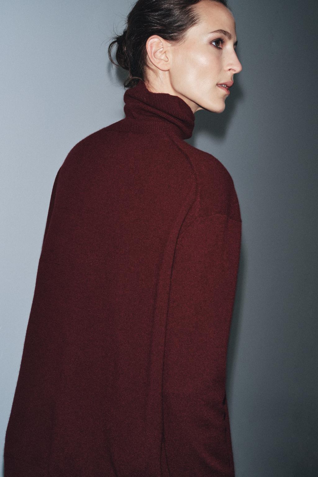 СВИТЕР ОВЕРСАЙЗ ИЗ 100% ШЕРСТИ С ВЫСОКИМ ВОРОТНИКОМ